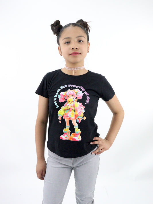 Playera manga corta de color negro con print