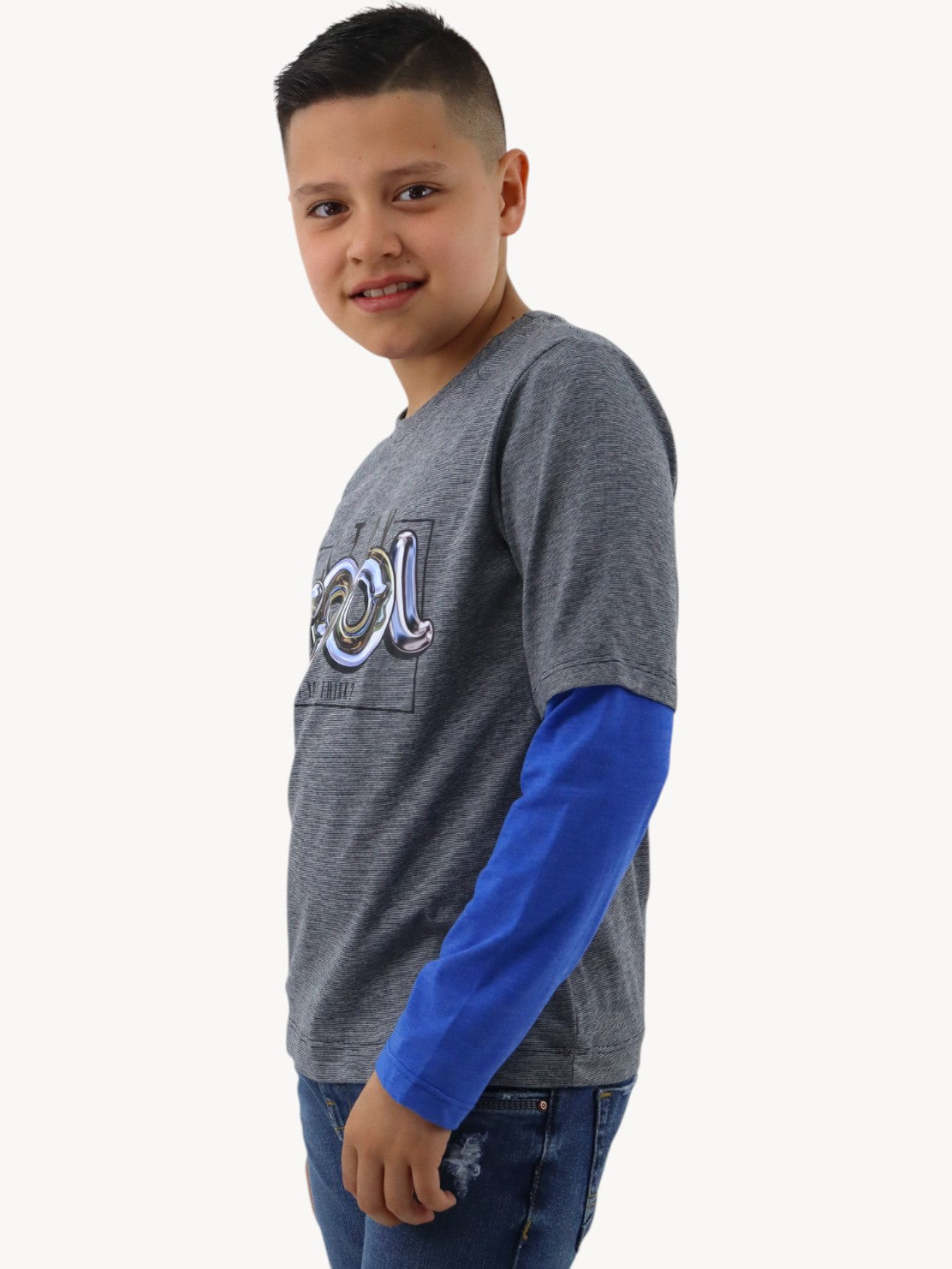 Playera bicolor manga larga con estampado