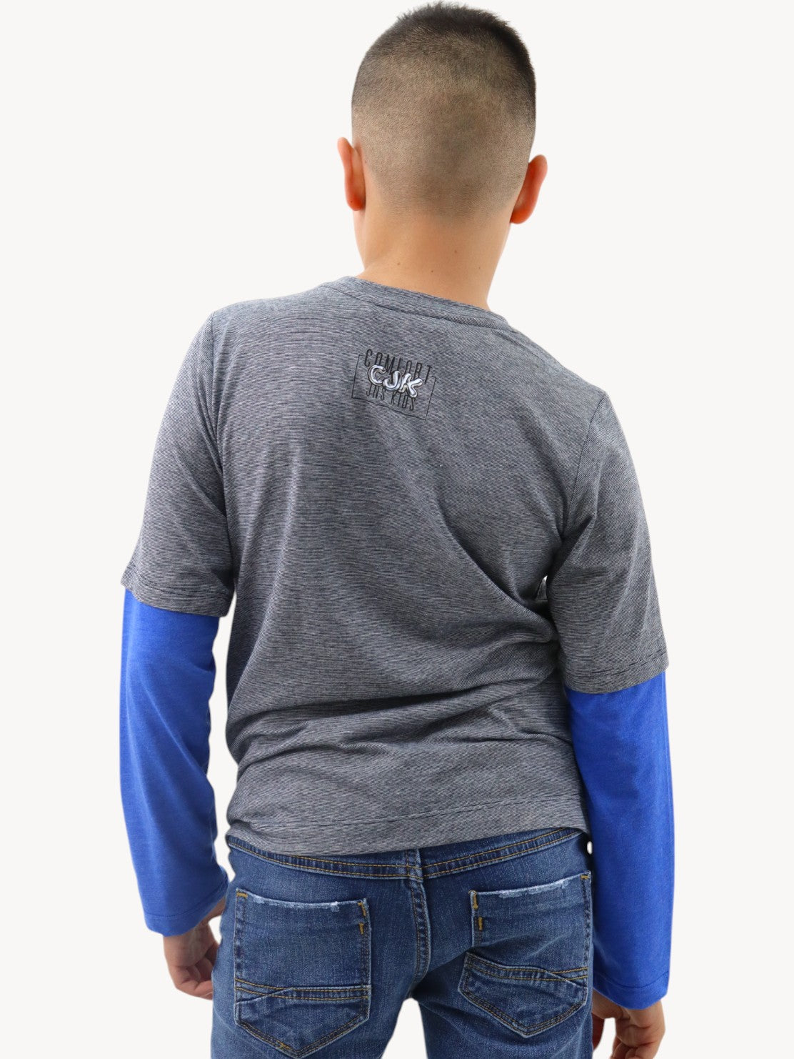 Playera bicolor manga larga con estampado