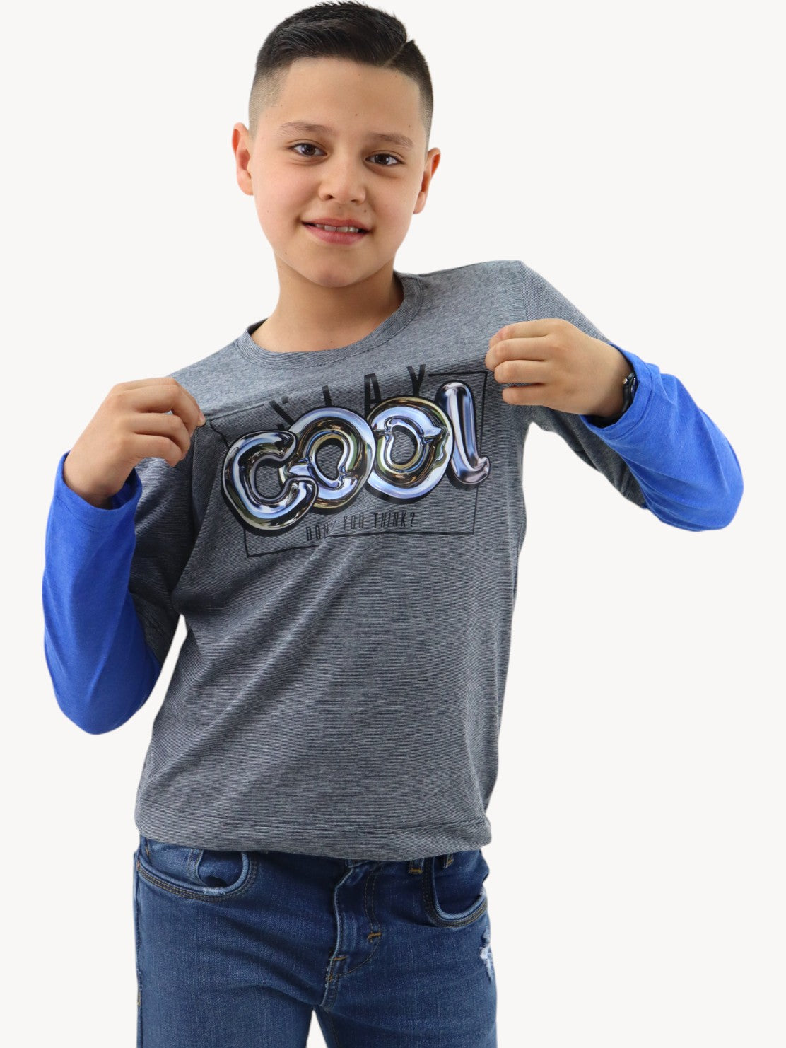 Playera bicolor manga larga con estampado