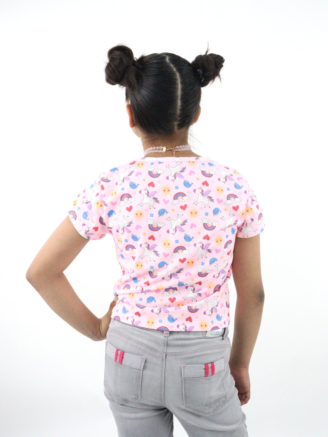 Playera manga corta con print de unicornios