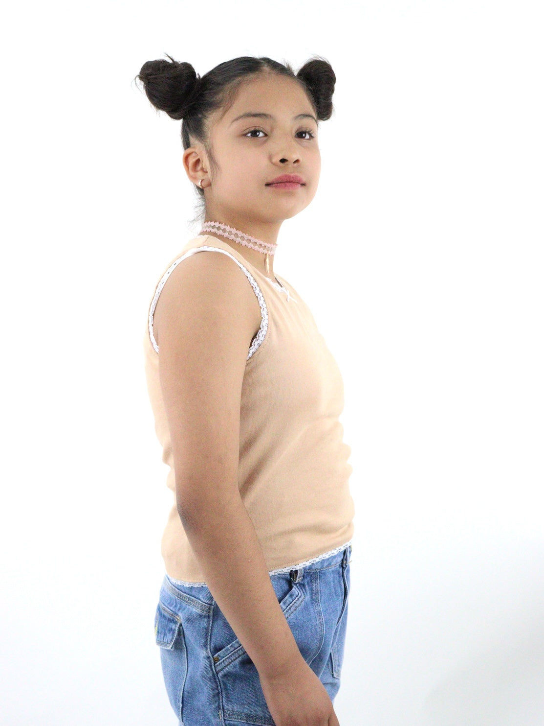 Playera tank de color ocre con encaje