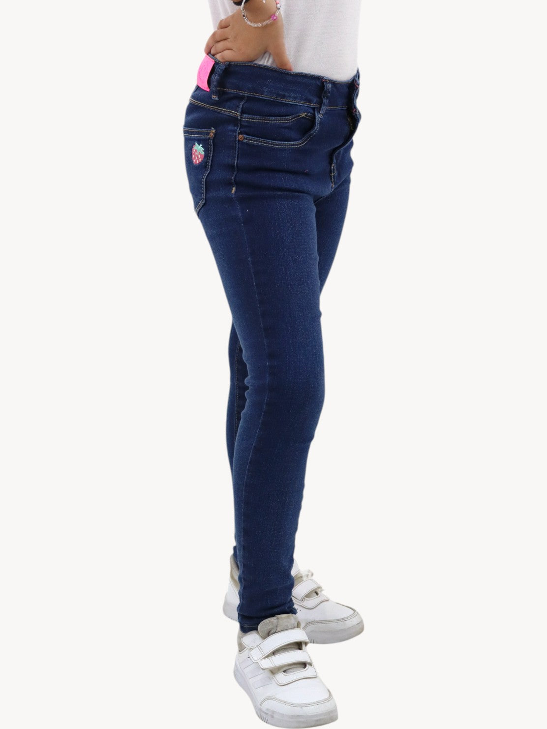 Jeans skinny con bordado de fresa
