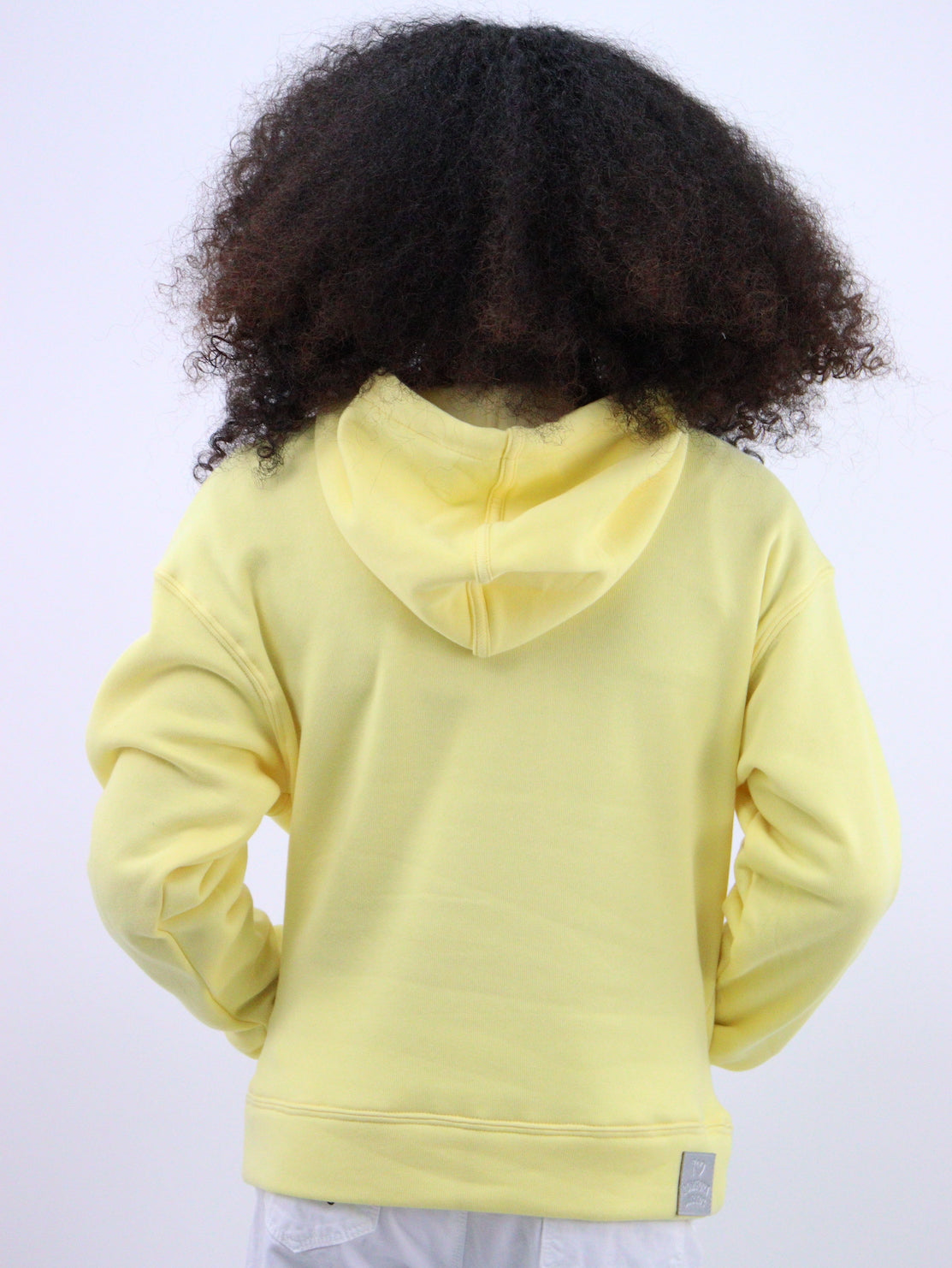 Sudadera con capucha de color amarillo