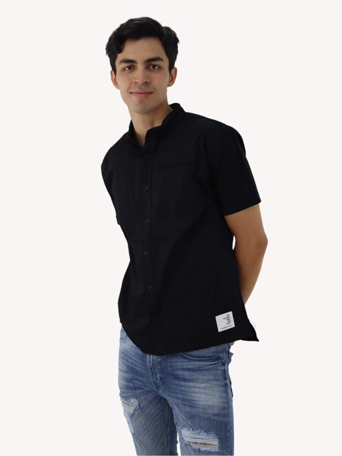 Camisa manga corta de color negro