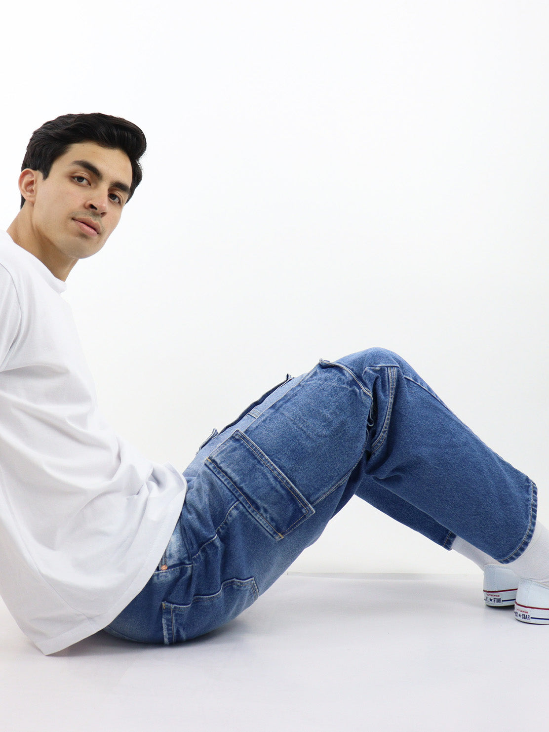 Jeans baggy cargo de color azul medio