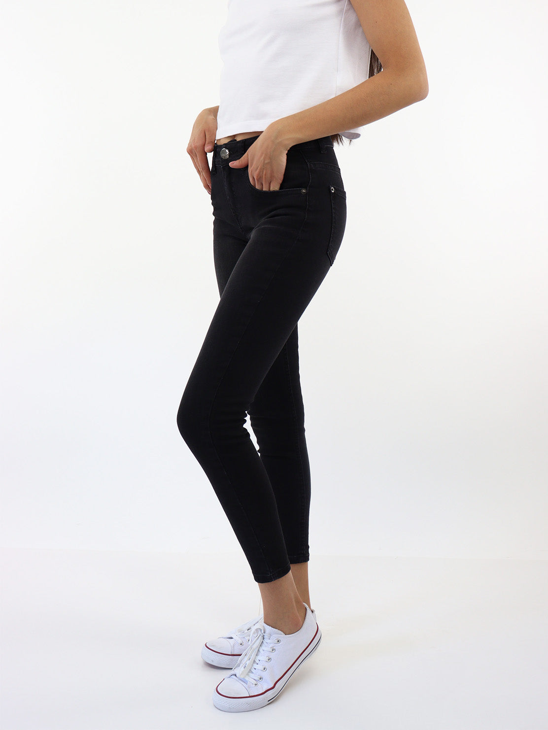 Jeans skinny negro deslavado