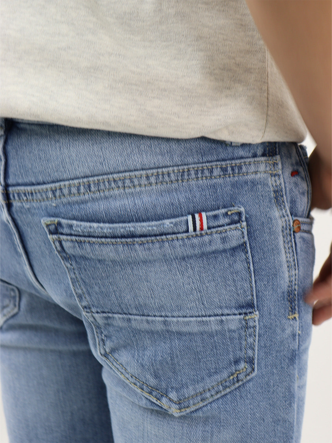 Vaquero slim fit azul claro