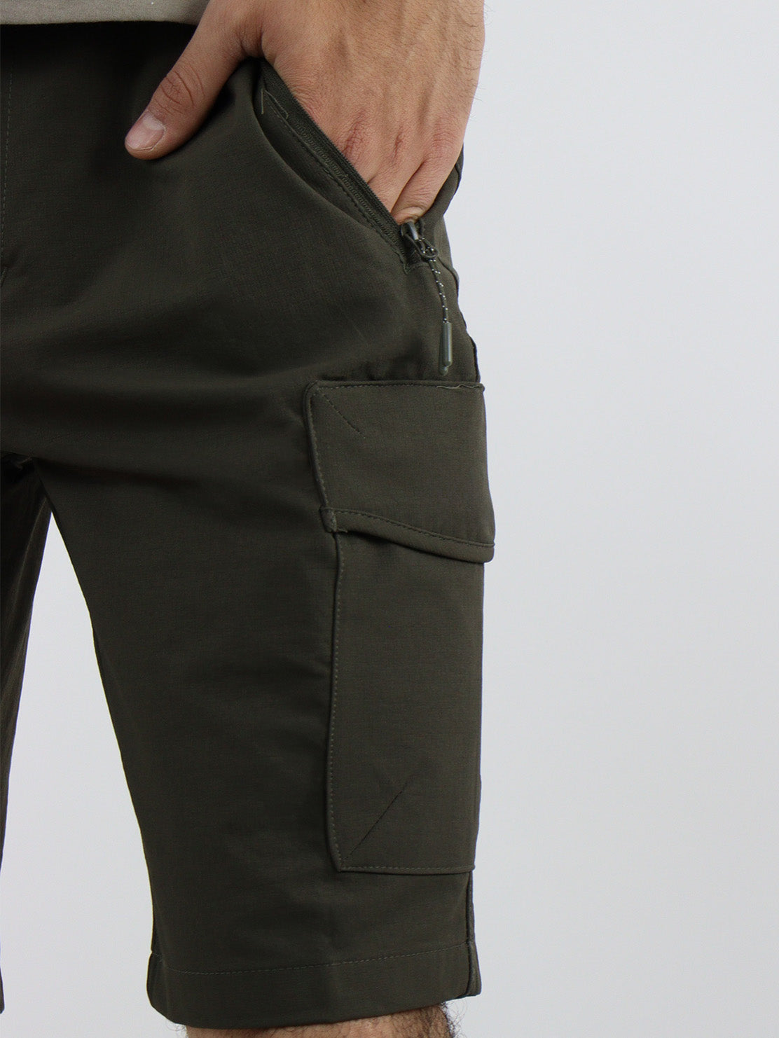 Bermuda cargo verde militar
