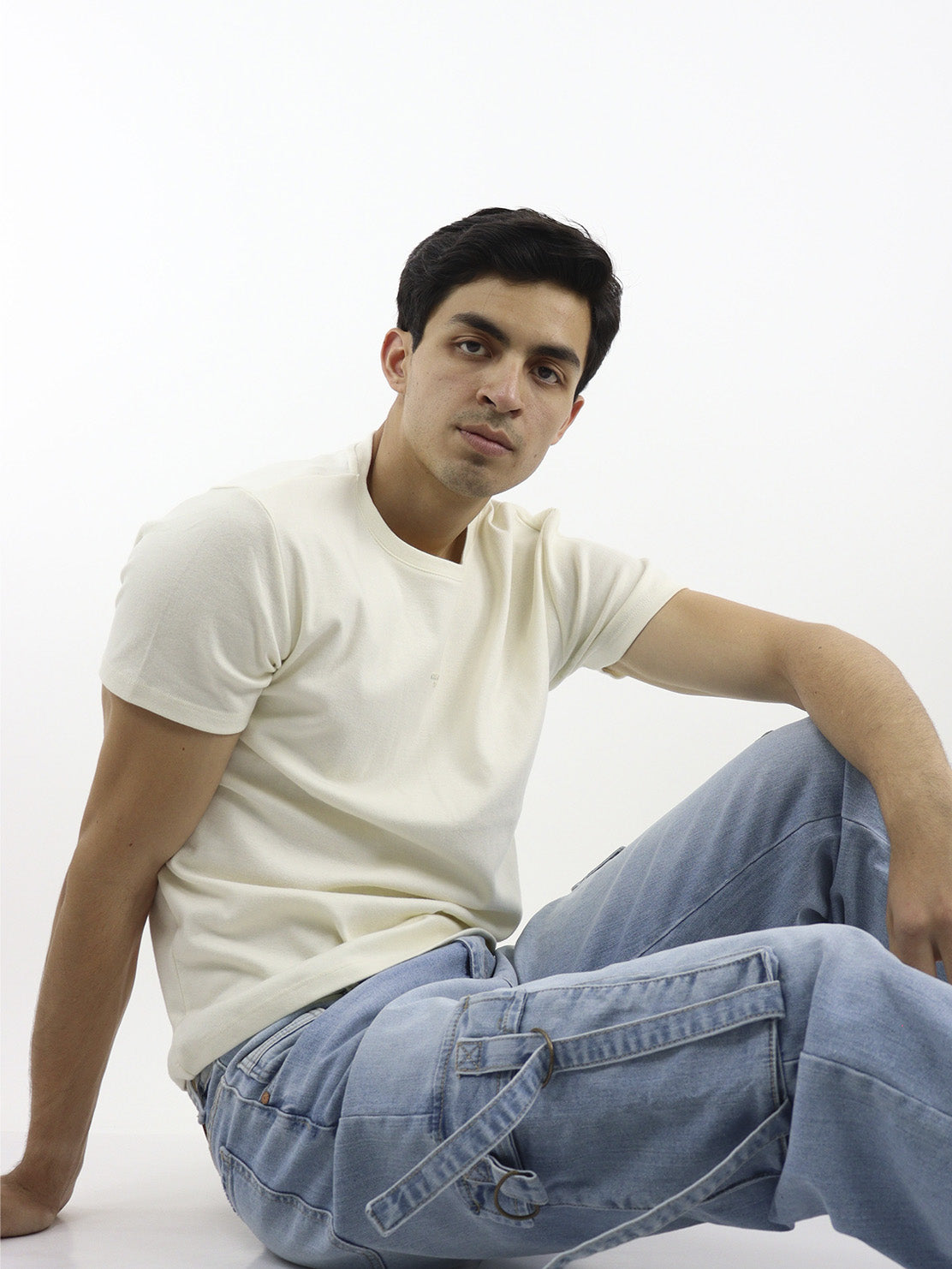 Playera lisa estándar fit en tono hueso