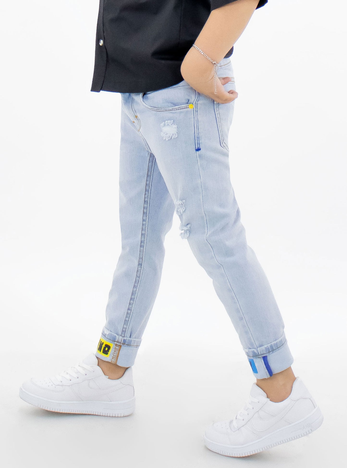 Jeans skinny de color azul claro con estampado