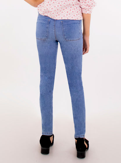 Jeans skinny con colgante de color azul medio