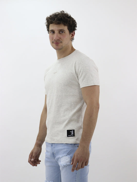 Playera lisa estándar fit