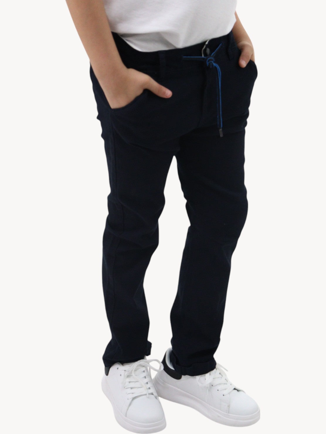 Pantalón slim fit azul marino