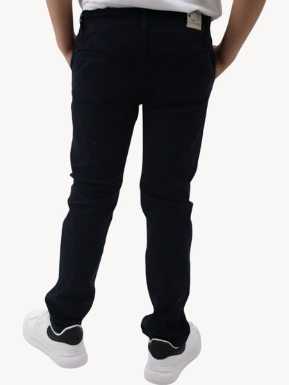 Pantalón slim fit azul marino