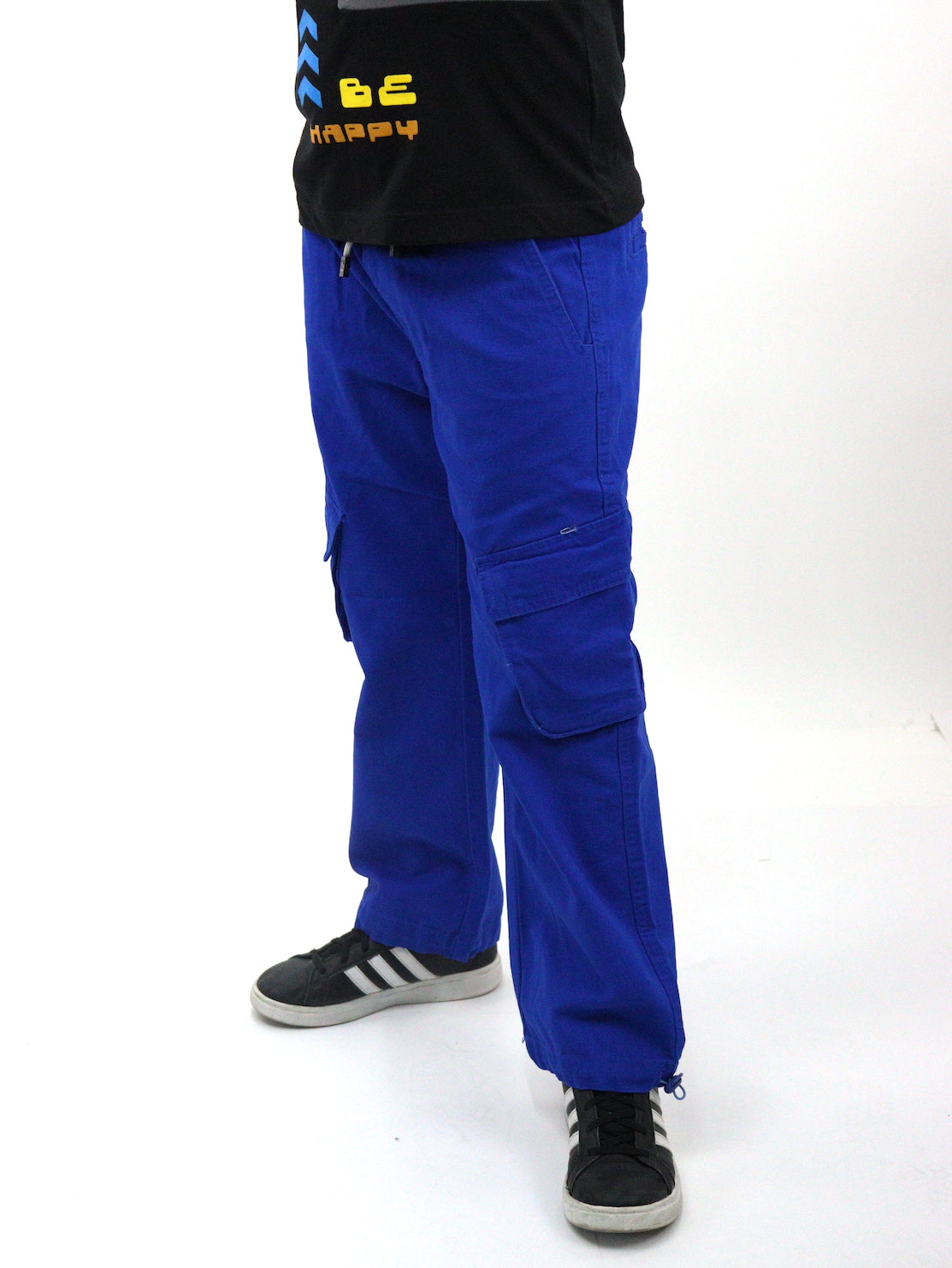 Pantalón parachute de color azul