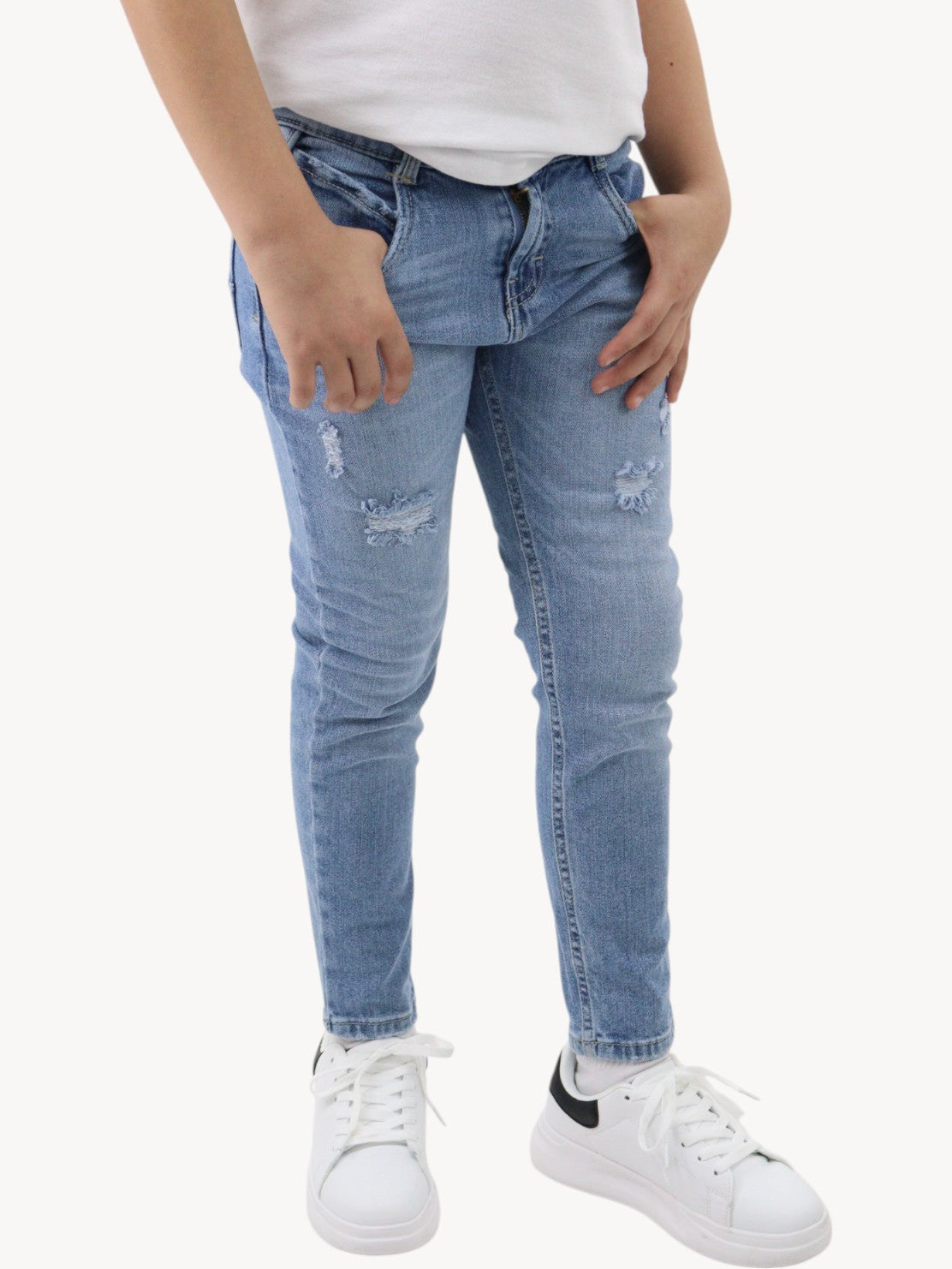 Vaquero slim fit con destrucción