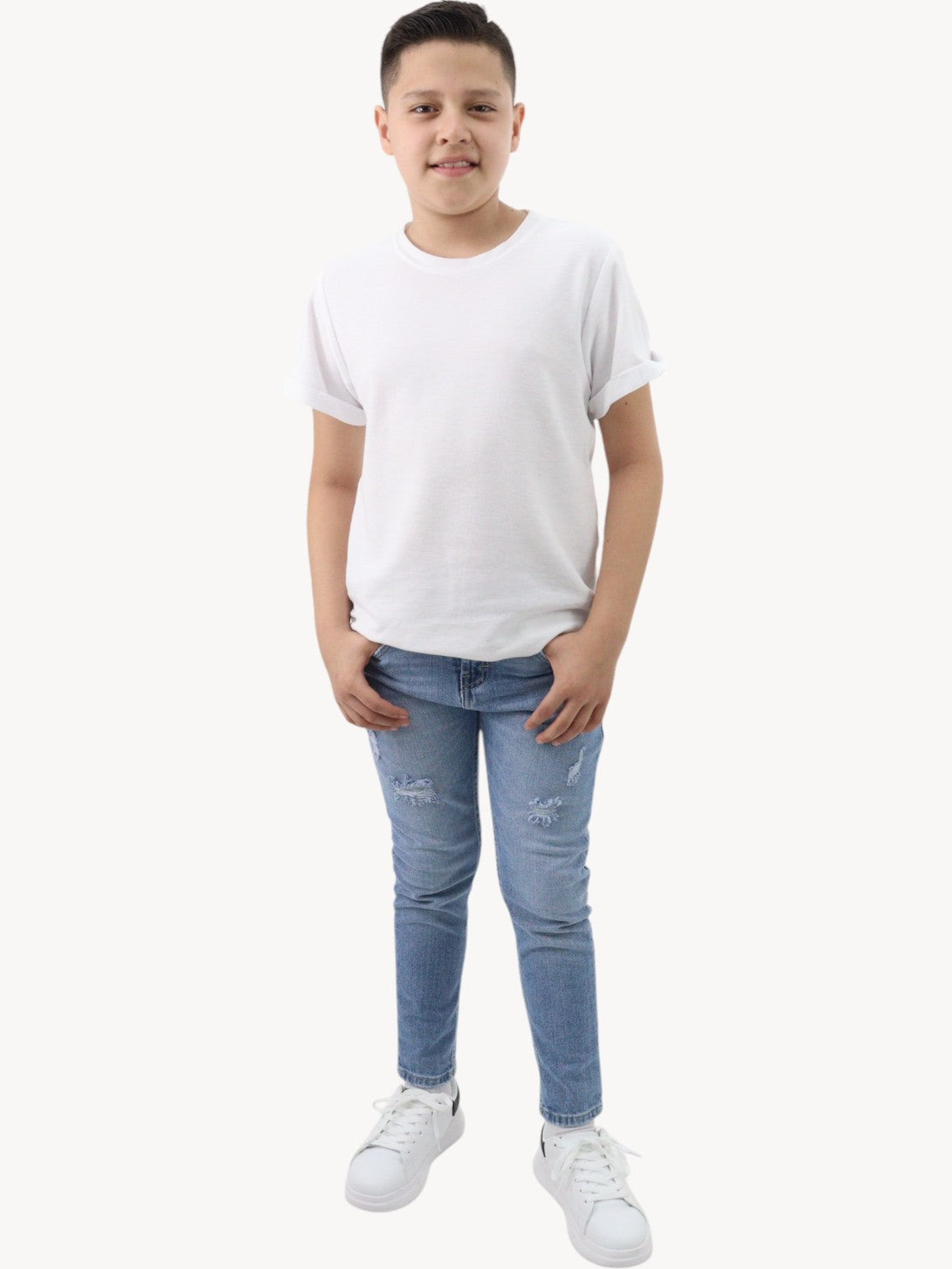 Vaquero slim fit con destrucción