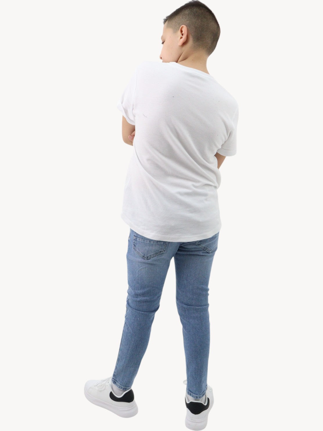 Vaquero slim fit con destrucción