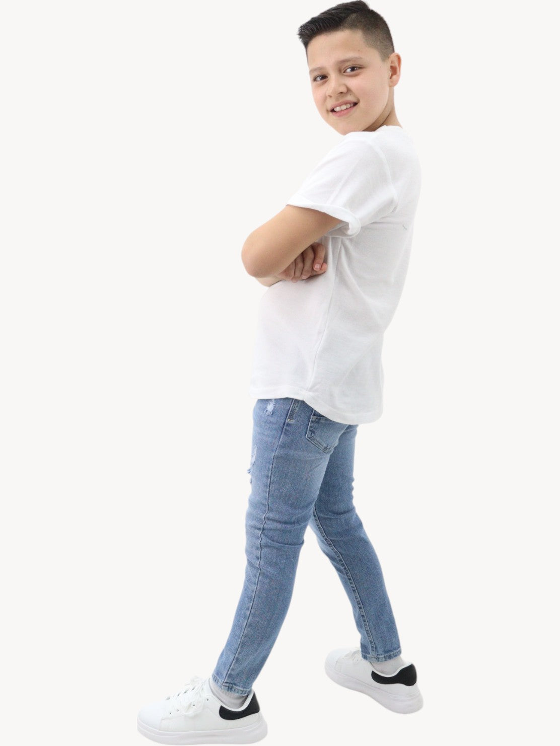 Vaquero slim fit con destrucción
