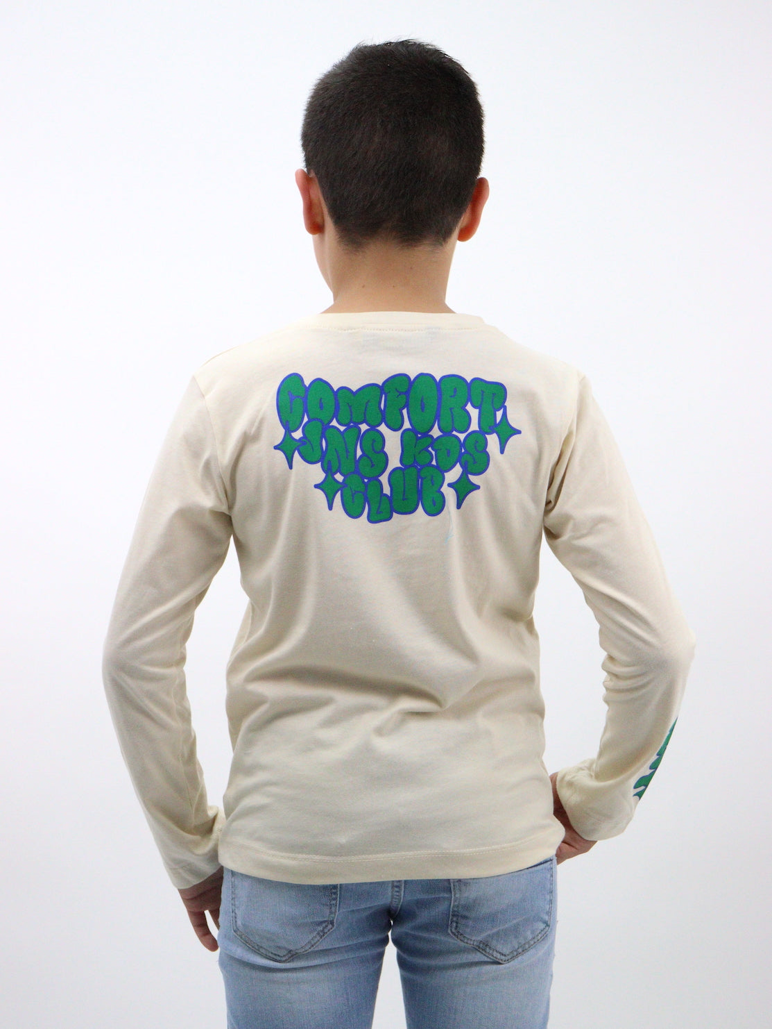 Playera manga larga de color hueso con estampado
