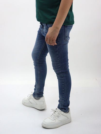 Jeans skinny de color azul deslavado