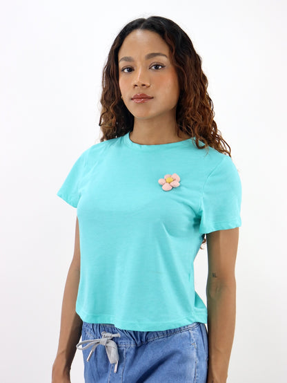 Playera manga corta con diseño floral