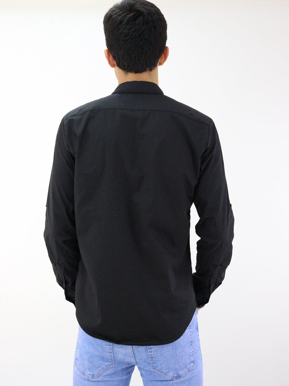 Camisa manga larga de color negro