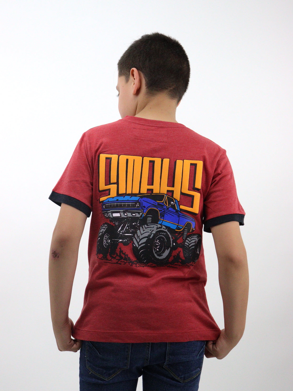 Playera manga corta de color combinado con estampado