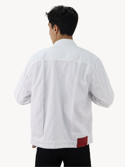 Chamarra denim de color blanco