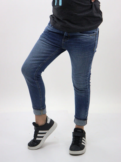 Jeans skinny de color azul deslavado