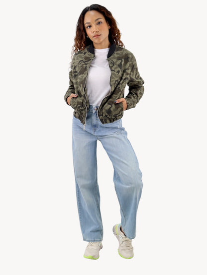 Chamarra bomber de camuflaje