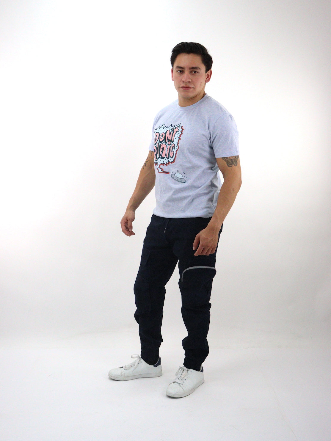 Jogger cargo gabardina de color azul marino