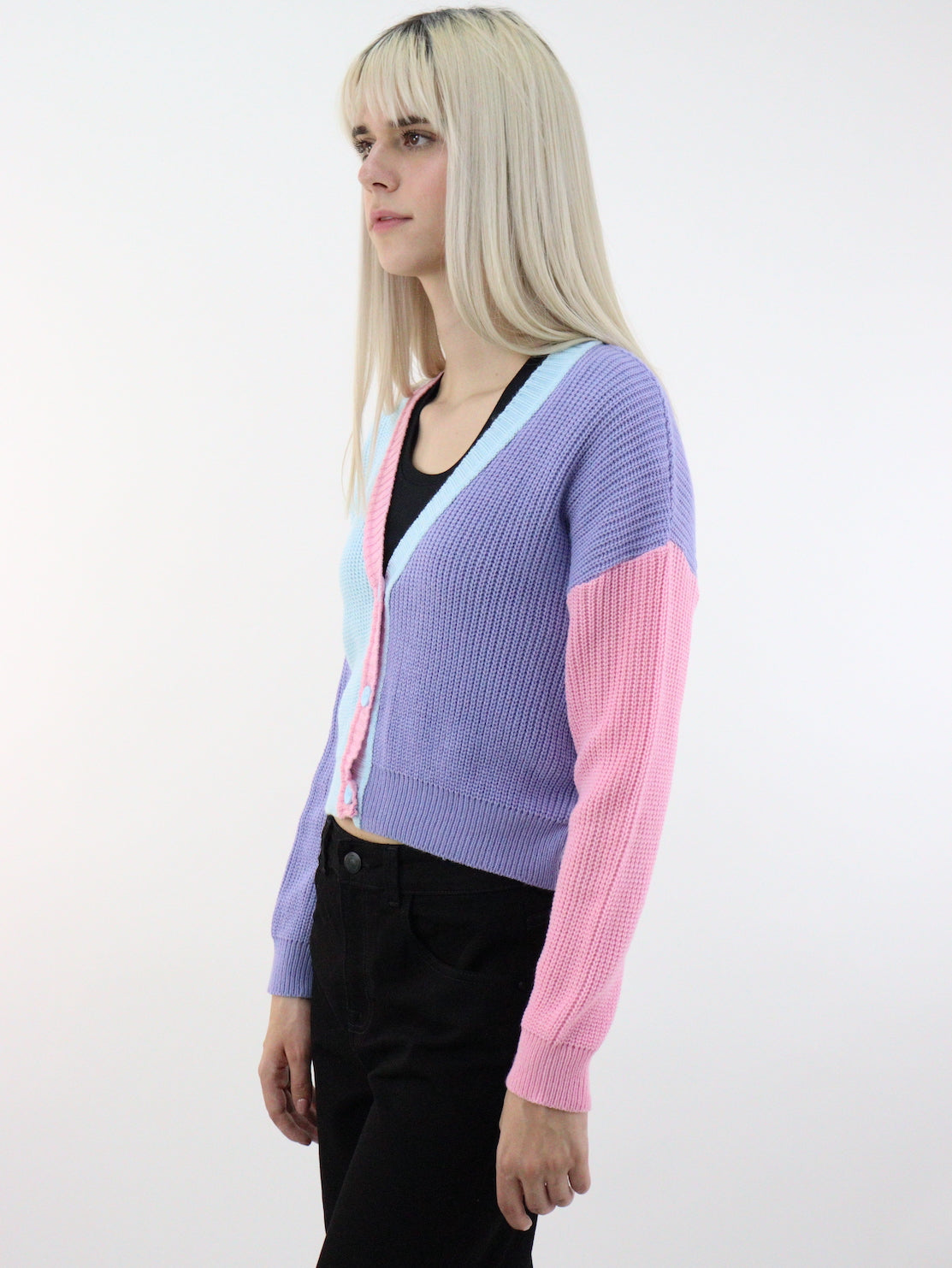 Suéter abierto con botones multicolor