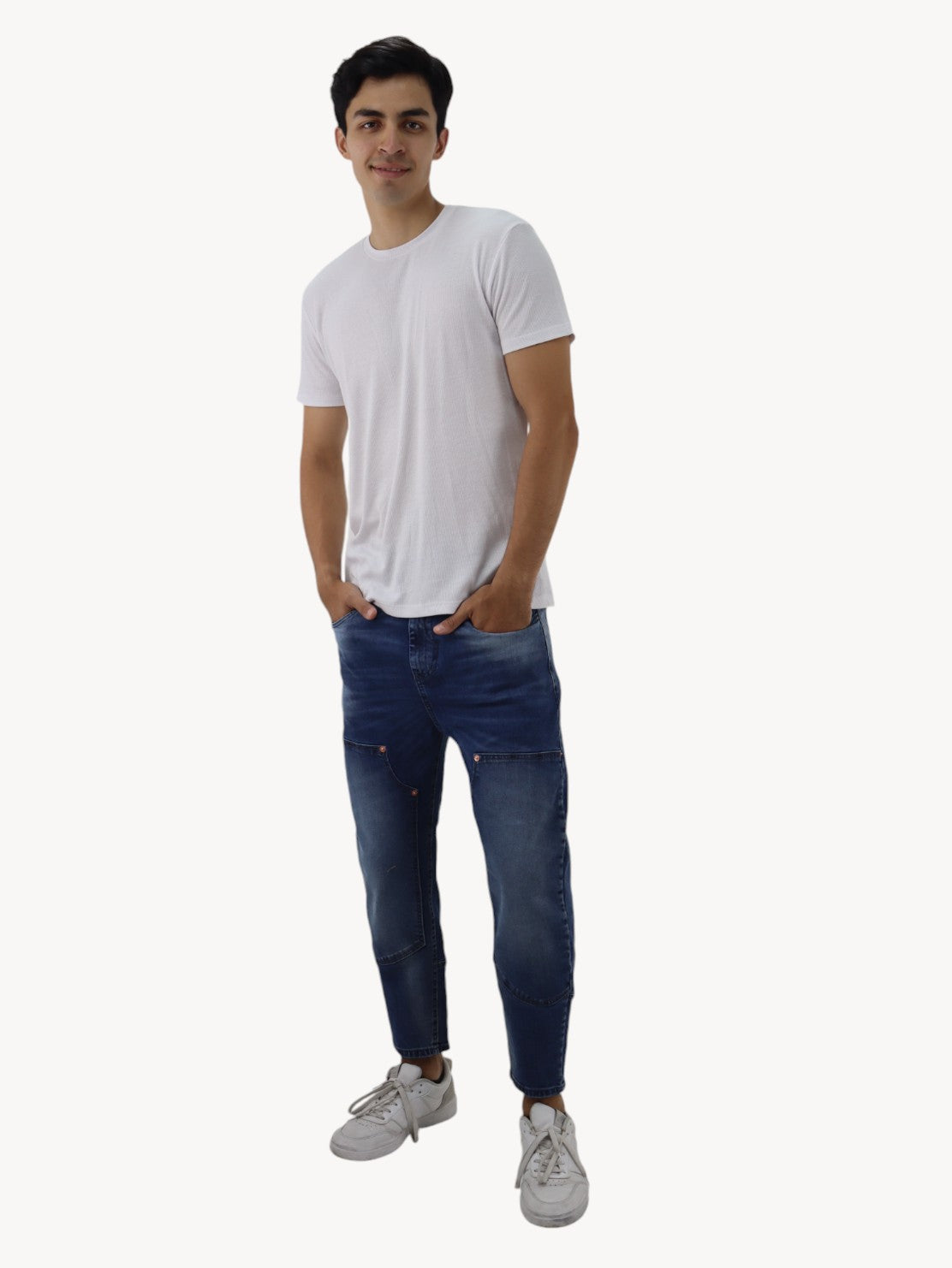 Jeans estilo loose azul oscuro con deslave