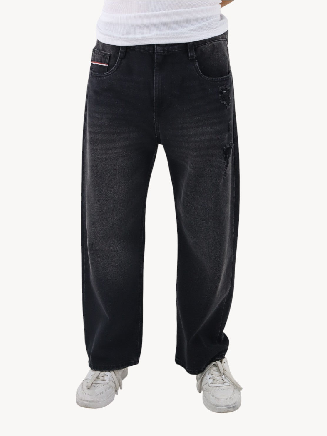 Jeans baggy de mezclilla rígida color negro deslavado
