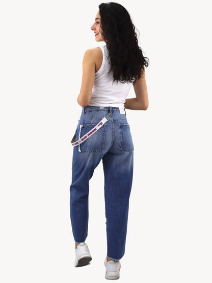 Jeans mom amplio azul medio con destrucción