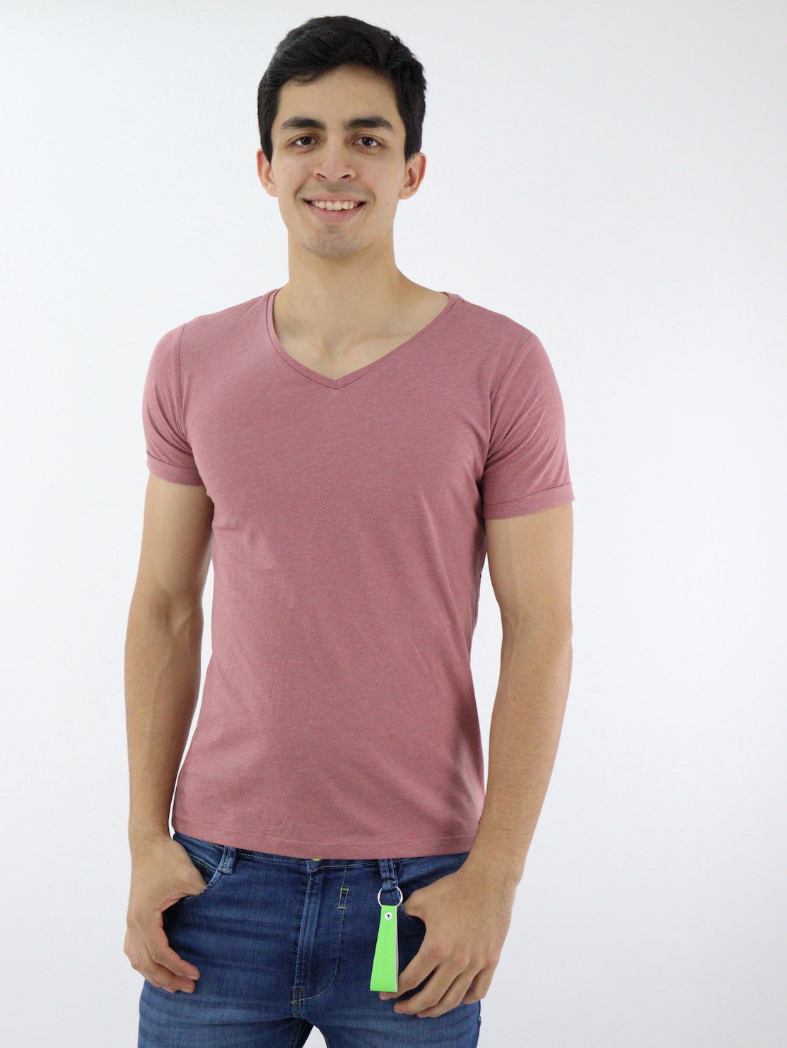 Playera manga corta de color rosa palo con cuello V – COMFORT JEANS