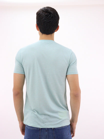 Playera básica de color verde menta con cuello redondo