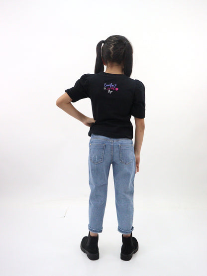 Jeans mom clasic de color azul medio con bordado