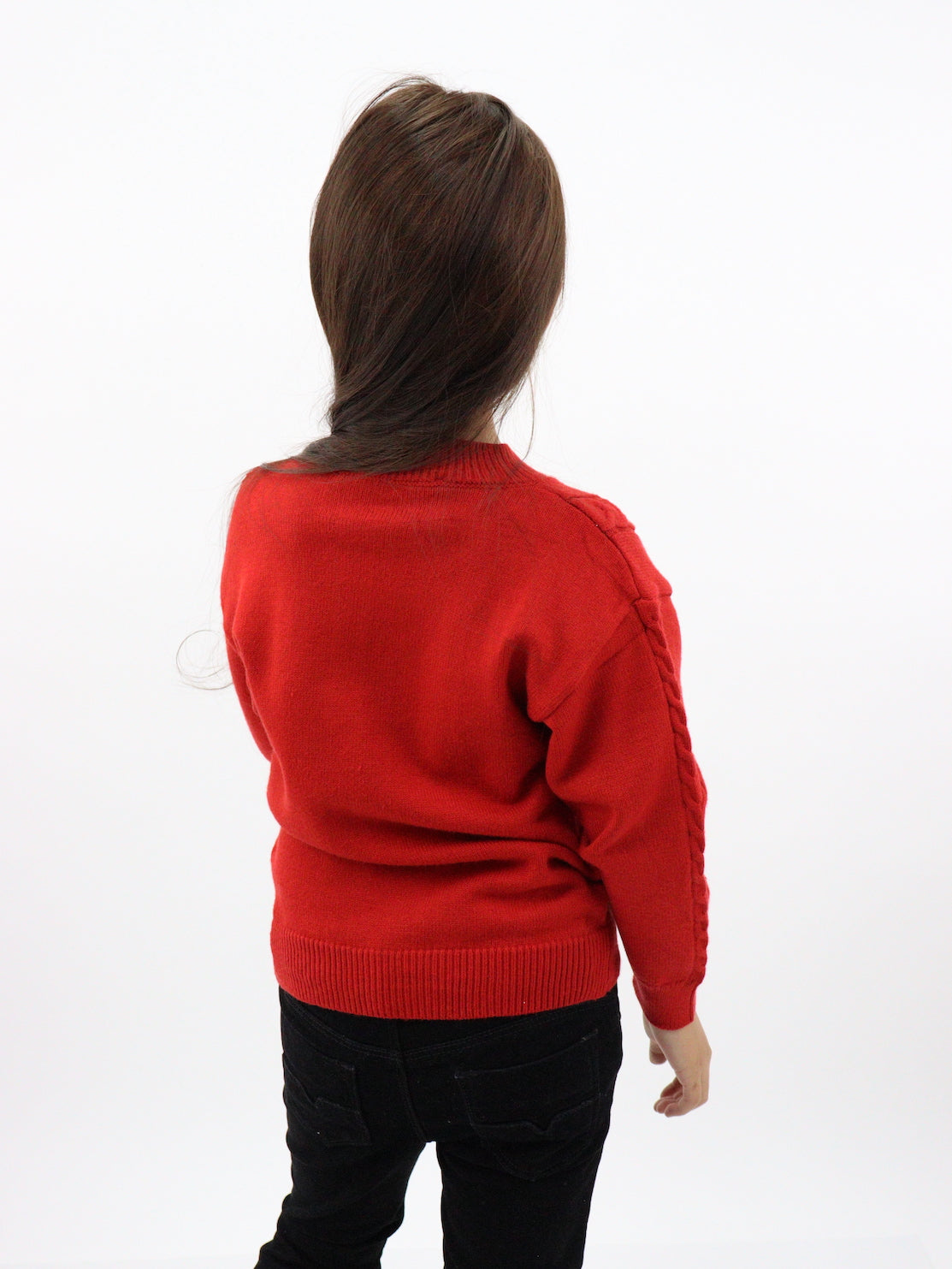 Suéter tejido de color rojo con detalle de flores