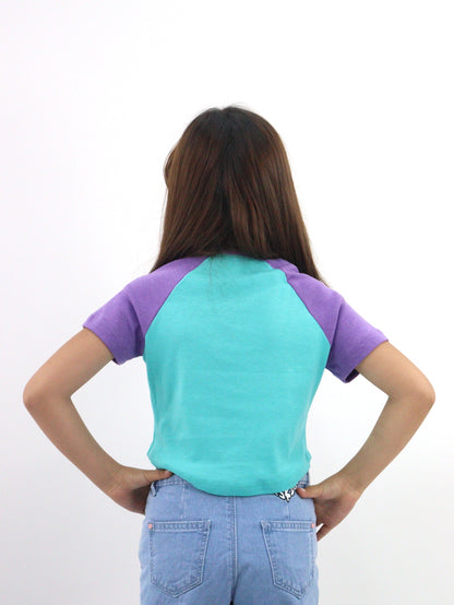 Playera raglán manga corta con bordado floral