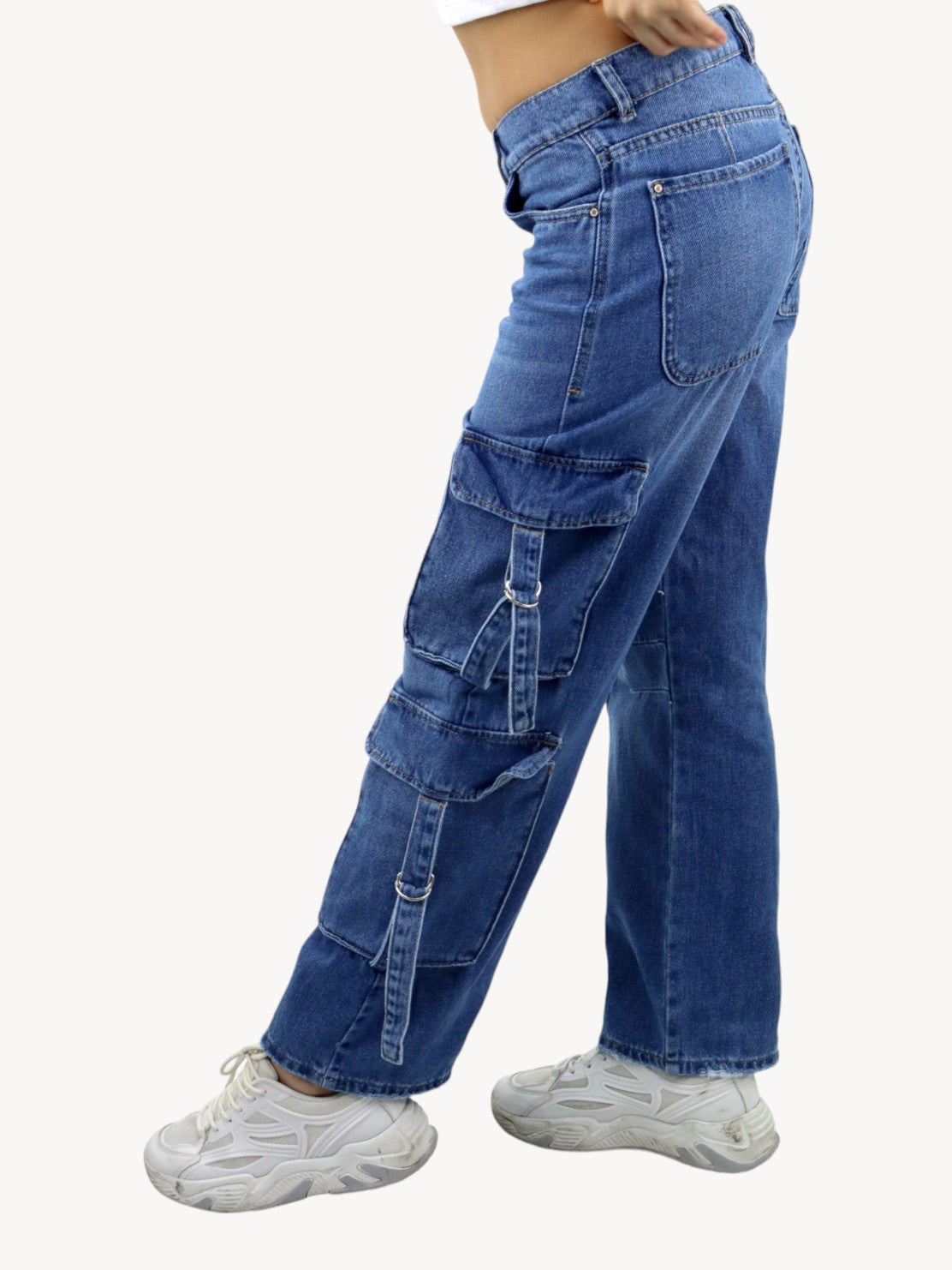 Jeans cargo tiro medio