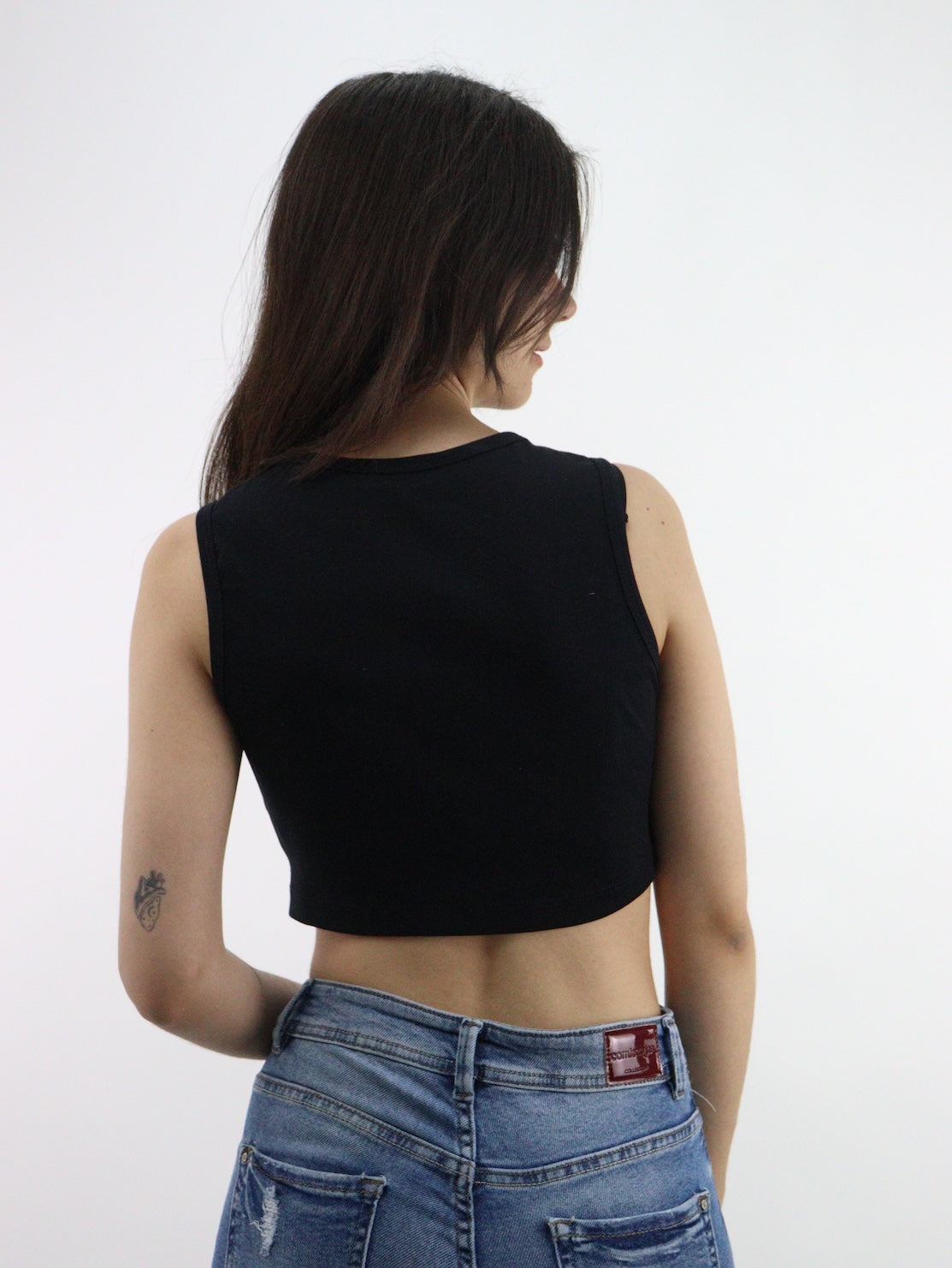 Playera tank de color negro