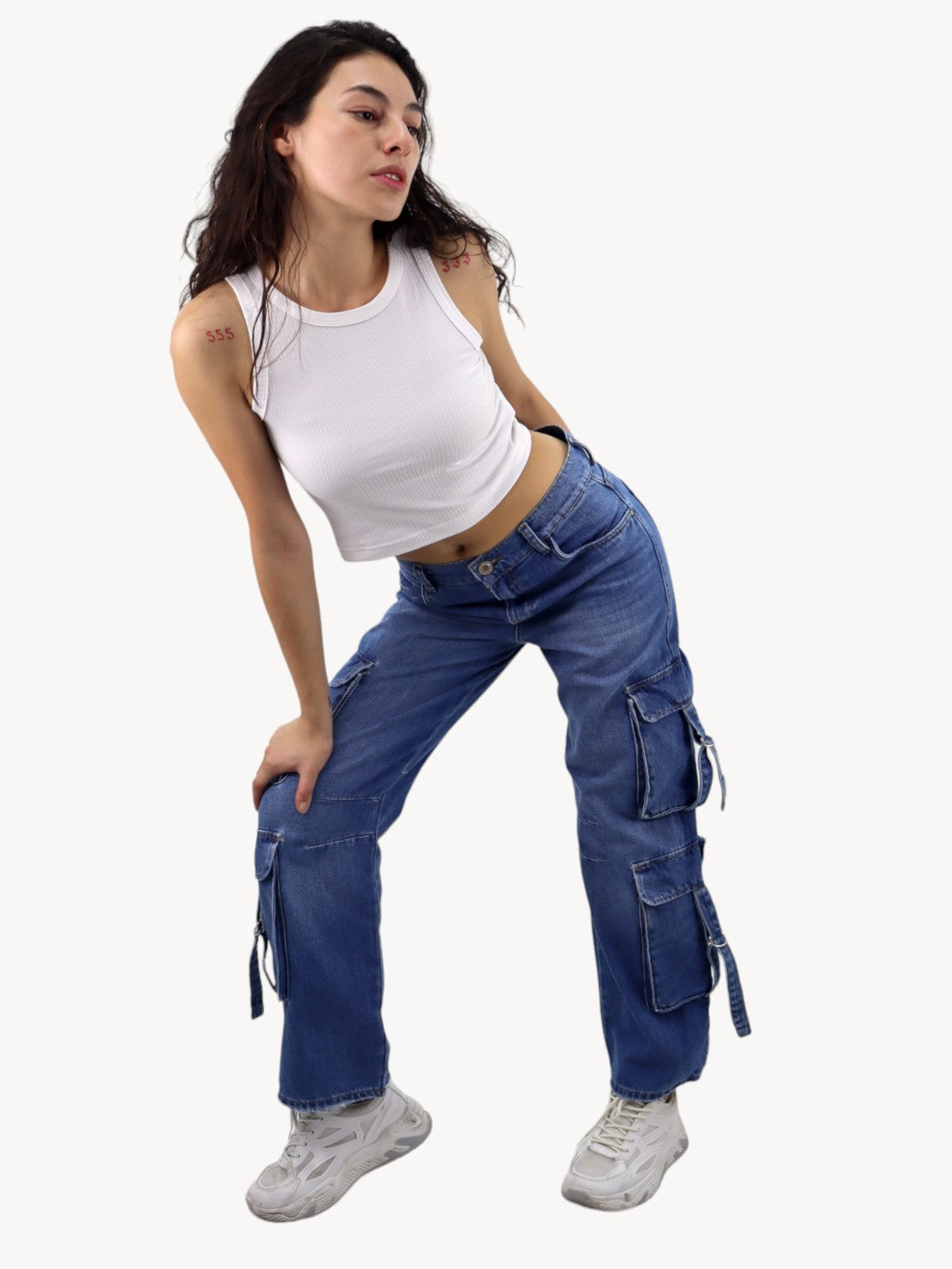 Jeans cargo tiro medio