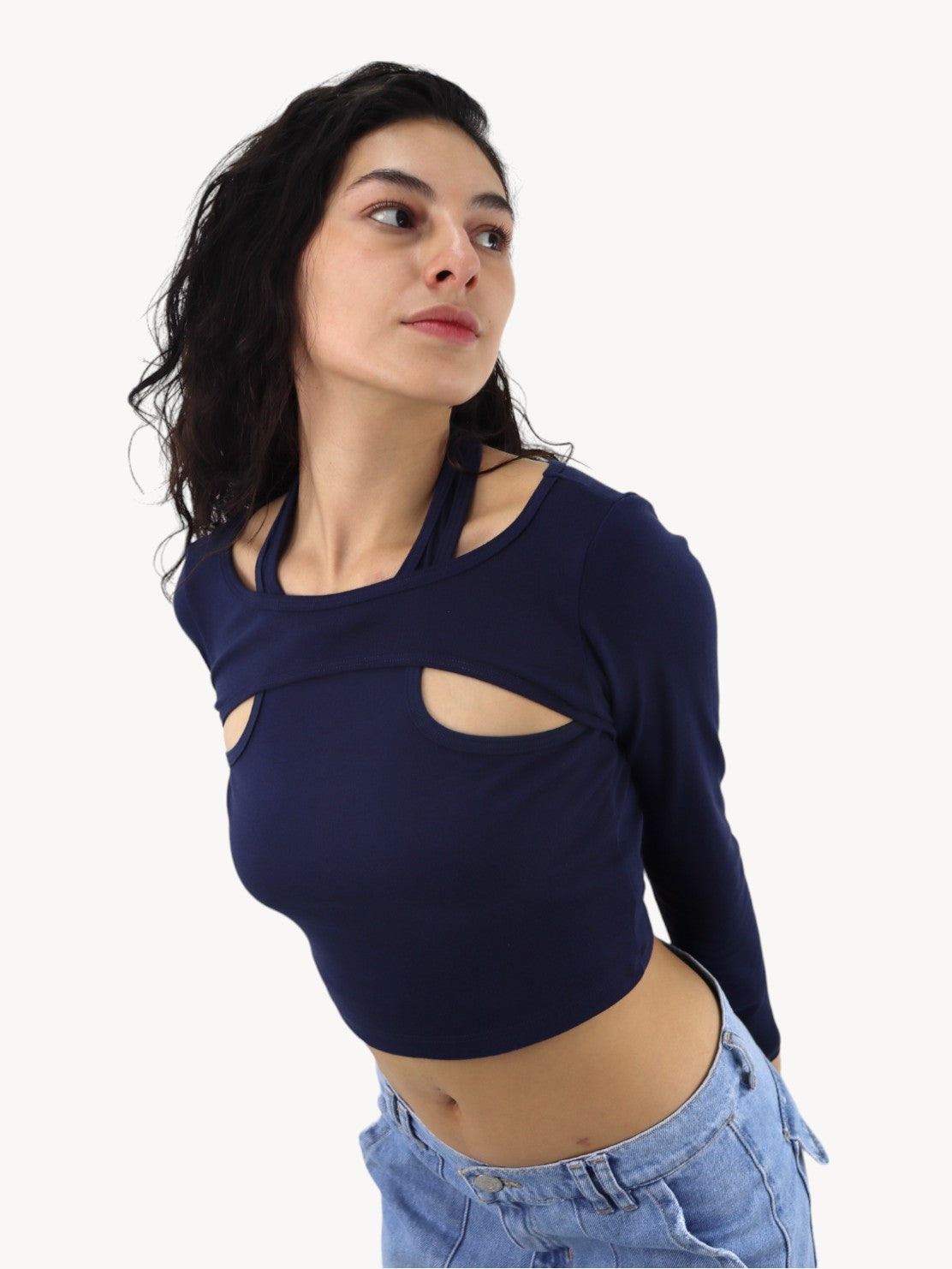 Playera descubierta cuello alto azul marino