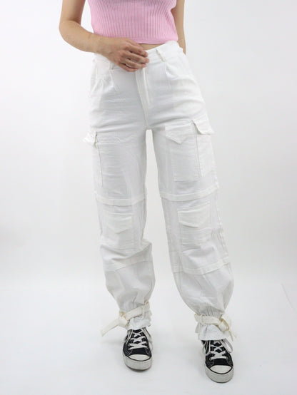 Pantalón cargo de tela stretch color blanco