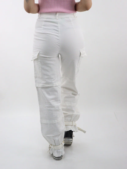 Pantalón cargo de tela stretch color blanco
