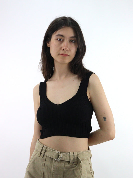 Blusa crop top de color negro