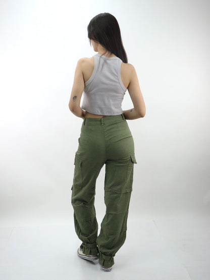 Pantalón cargo de color verde militar (NUEVA TEMPORADA)